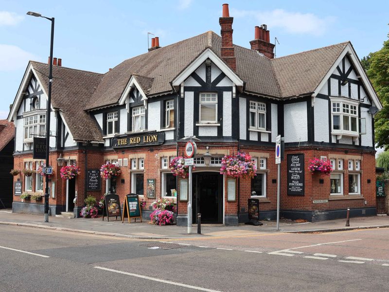 Red Lion Bushey. (Pub, External). Published on 01-01-1970