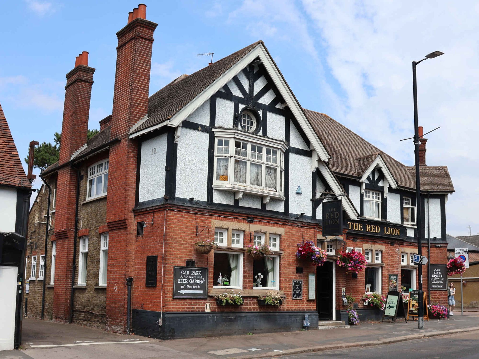 Red Lion Bushey. (Pub, External). Published on 01-01-1970