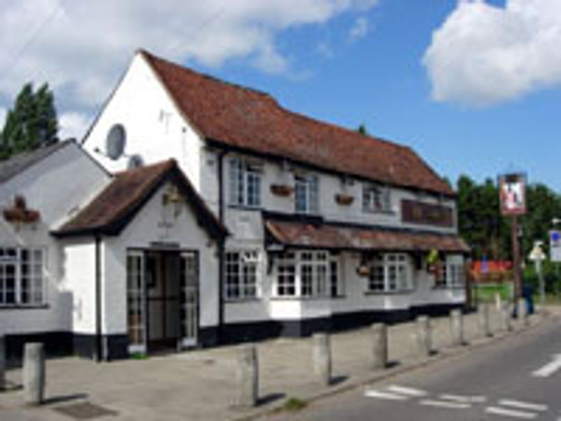 Cross at Maple Cross. (Pub). Published on 01-01-1970