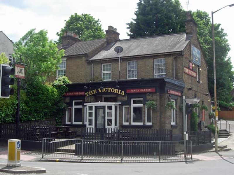 Victoria, Oxhey. (Pub, External). Published on 06-02-2013 