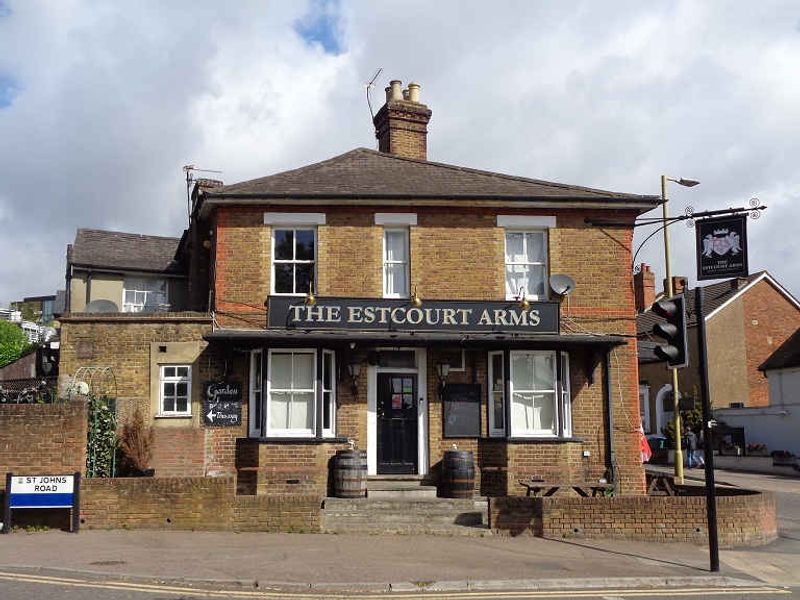 Estcourt Arms - Watford. (Pub, External, Key). Published on 01-01-1970