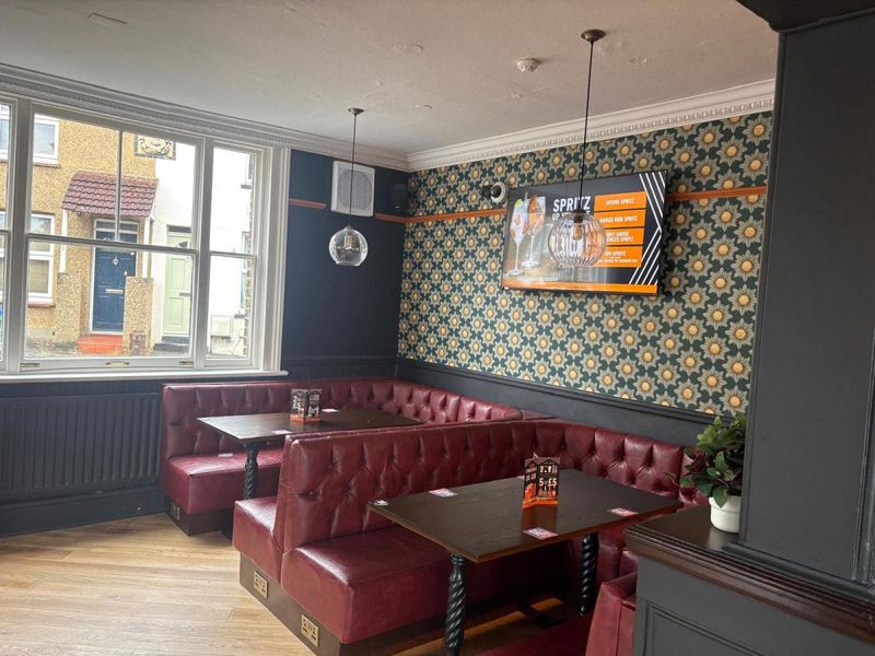 Estcourt Tavern. (Pub, Bar). Published on 09-09-2026