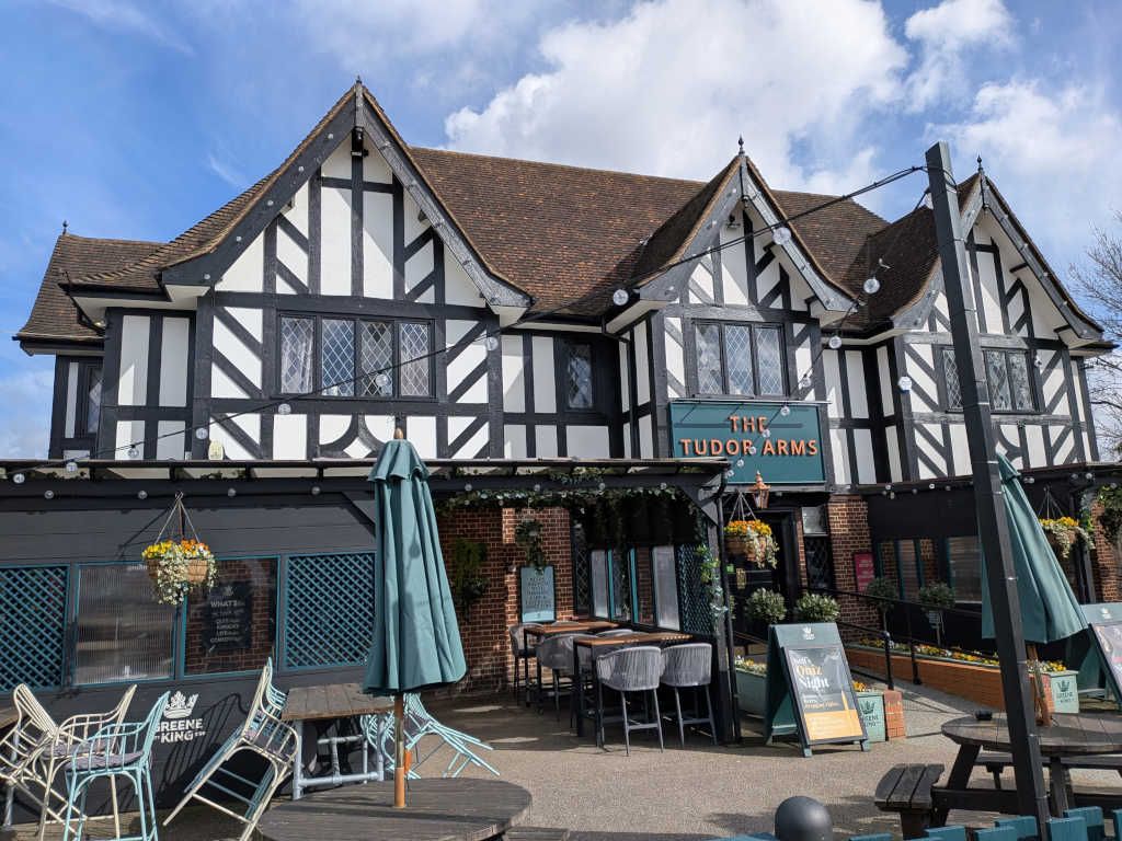 Tudor Arms. (Pub, External, Key). Published on 01-01-1970