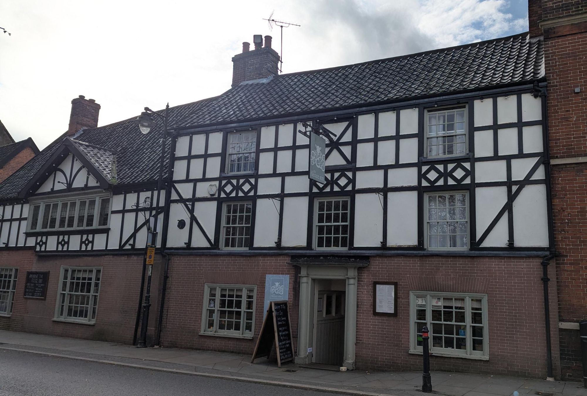 Fleece Bungay 121024.jpg. (Pub, External, Key). Published on 14-10-2024