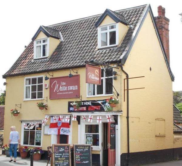 Bungay White Swan. (Pub). Published on 18-09-2014