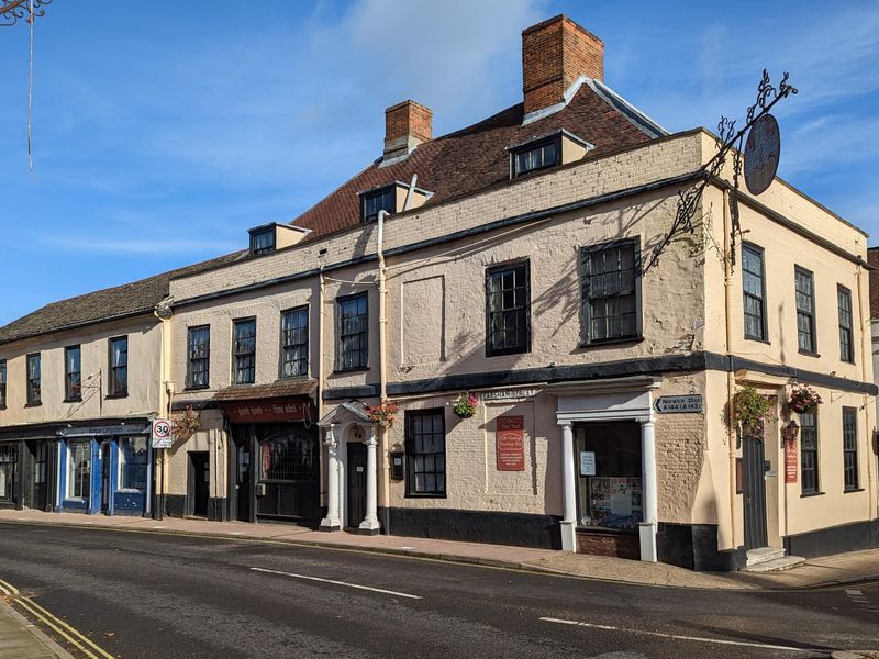 Three Tuns Bungay 221022. (Pub, External, Key). Published on 23-10-2022