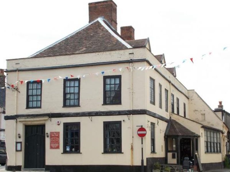 Bungay Three Tuns. (Pub). Published on 18-09-2014