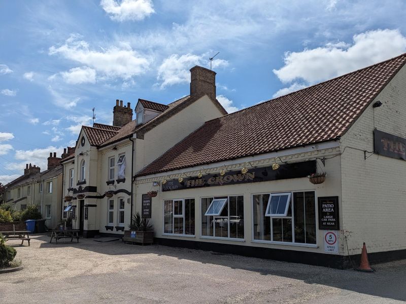 Crown Carlton Colville 050725 v2.jpg. (Pub, External). Published on 06-07-2025 
