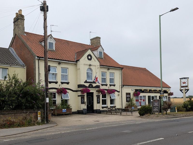 Crown Carlton Colville 110726.jpg. (Pub, External, Key). Published on 12-07-2026