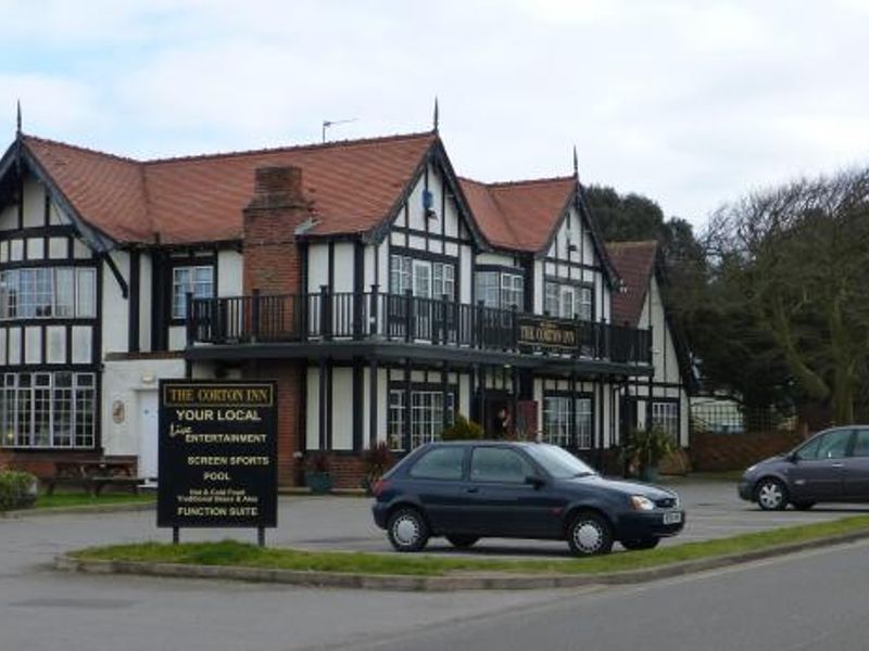 Corton Inn Corton in 2015. (Pub, External). Published on 10-05-2015