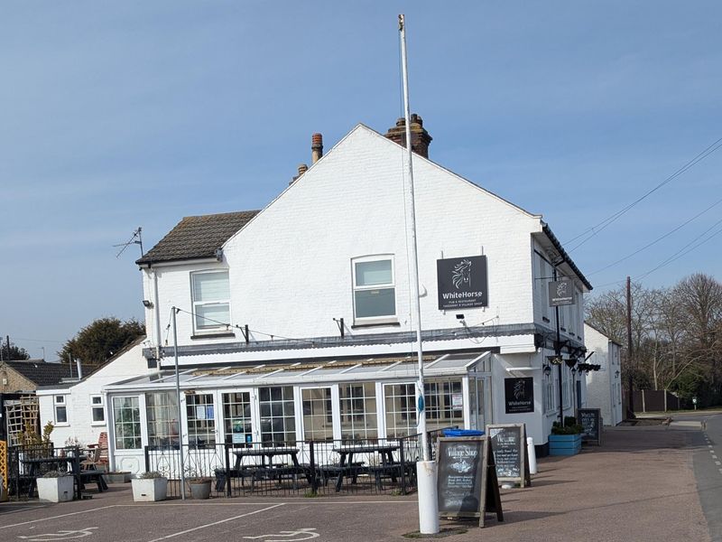 White Horse Corton 210325.jpg. (Pub, External, Key). Published on 22-03-2025