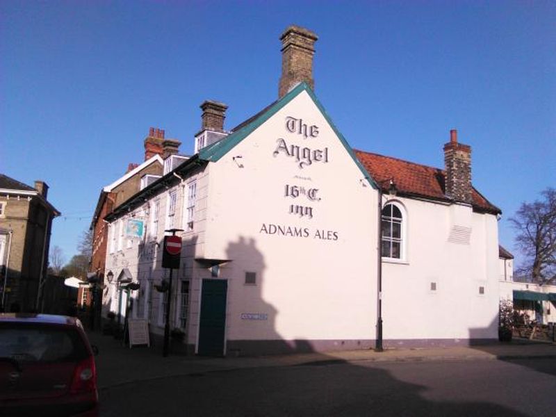 Angel Halesworth side view. (Pub, External). Published on 17-04-2015 