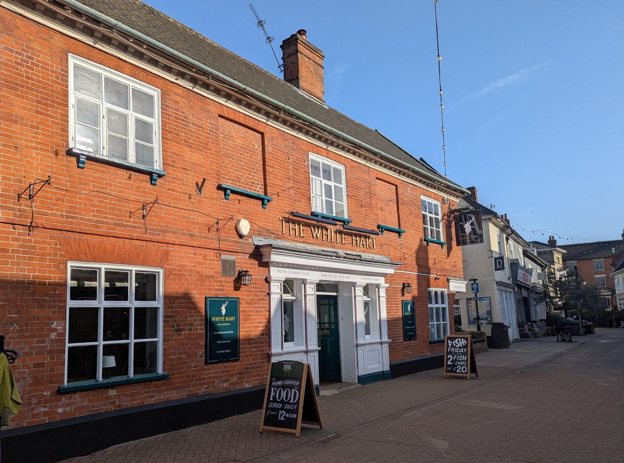 White Hart Halesworth 250226 v2.jpg. (Pub, External, Key). Published on 25-02-2026