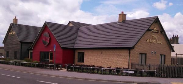 Spring Tide Lowestoft. (Pub, External). Published on 07-05-2015