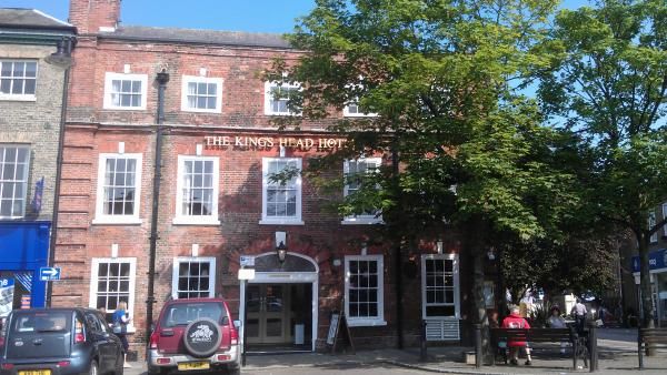 Kings Head Hotel Beccles - front. (Pub, External). Published on 18-05-2014