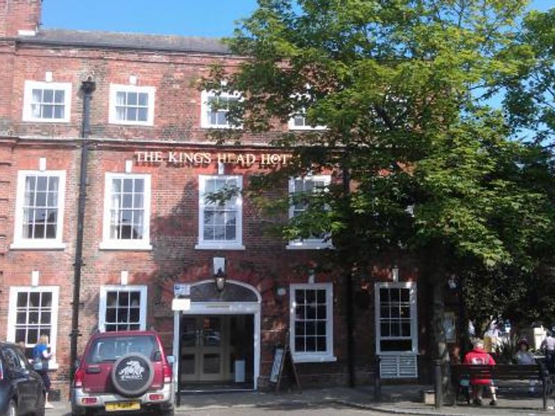 Kings Head Hotel Beccles - front. (Pub, External). Published on 18-05-2014 