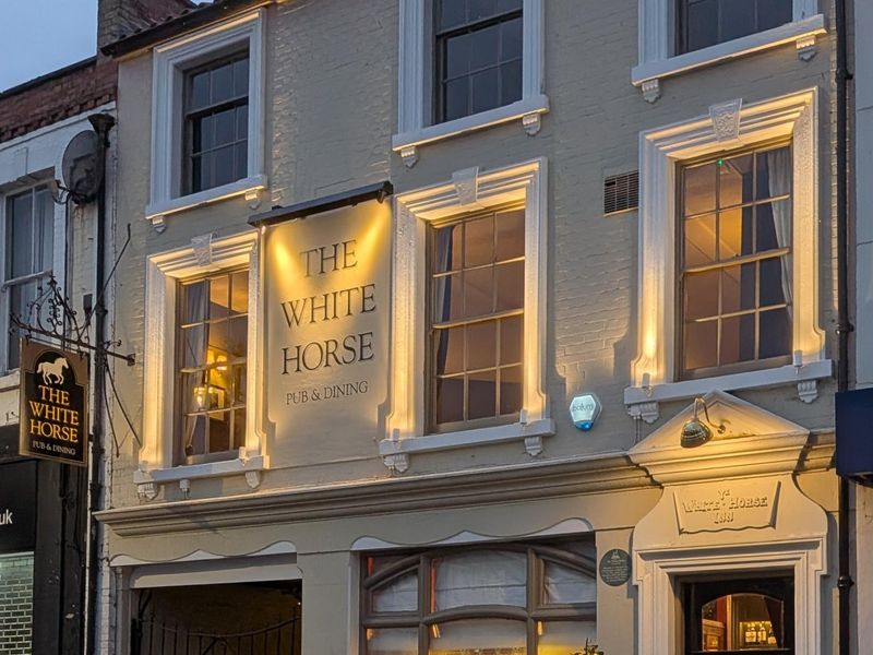 White Horse Beccles 191026.jpg. (Pub, External, Sign, Key). Published on 20-10-2026
