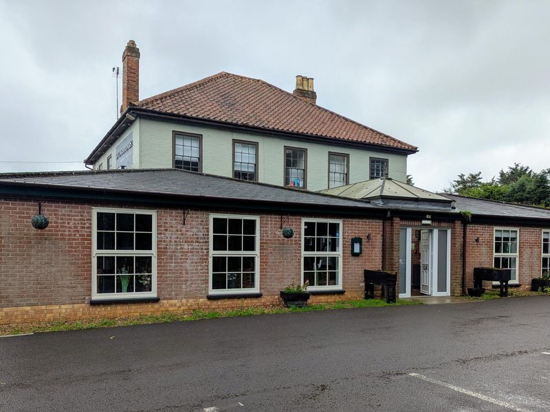 Livingstones Kessingland front 230725.jpg. (Pub, External, Key). Published on 23-07-2025
