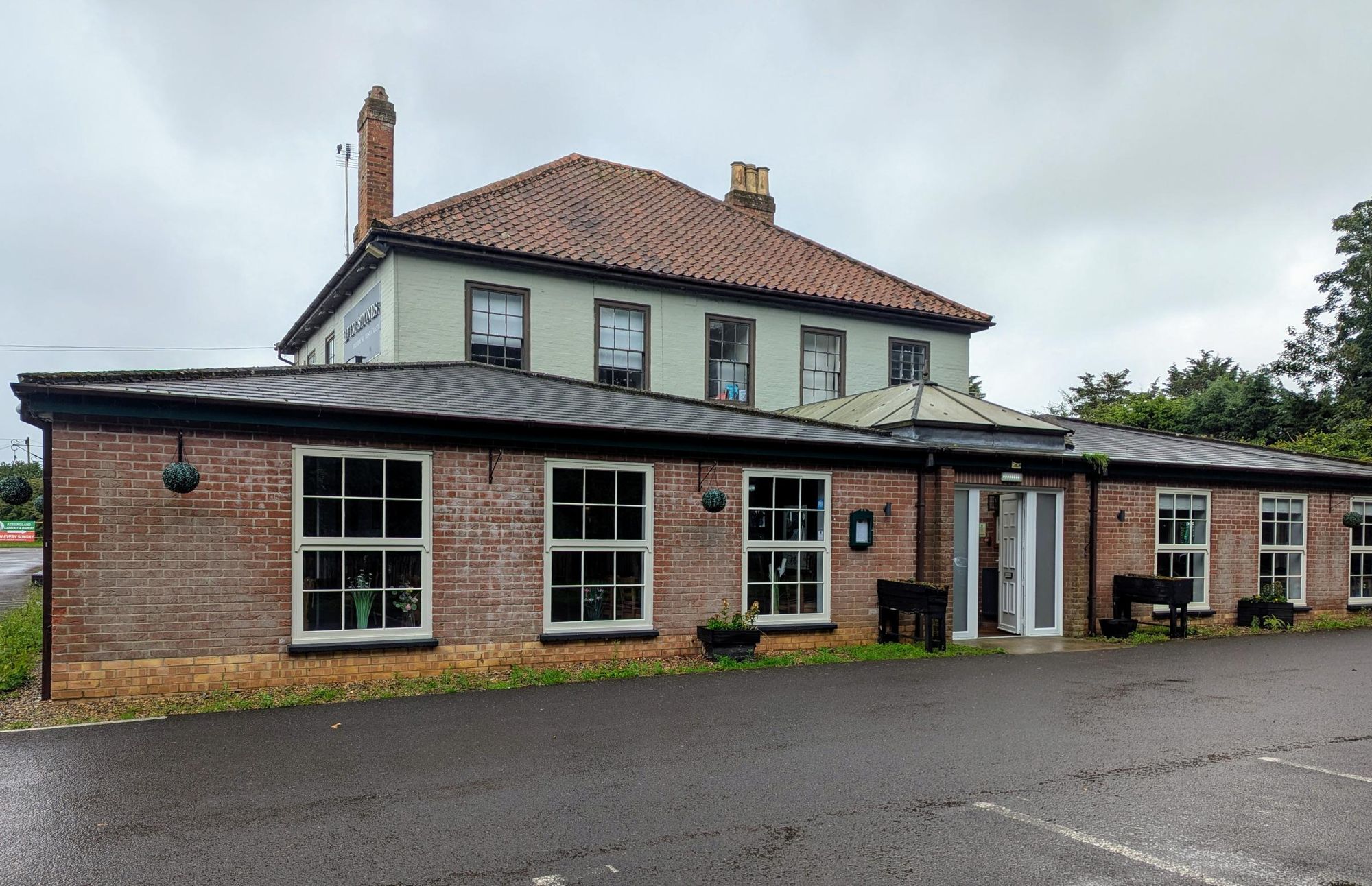 Livingstones Kessingland front 230725.jpg. (Pub, External, Key). Published on 23-07-2025