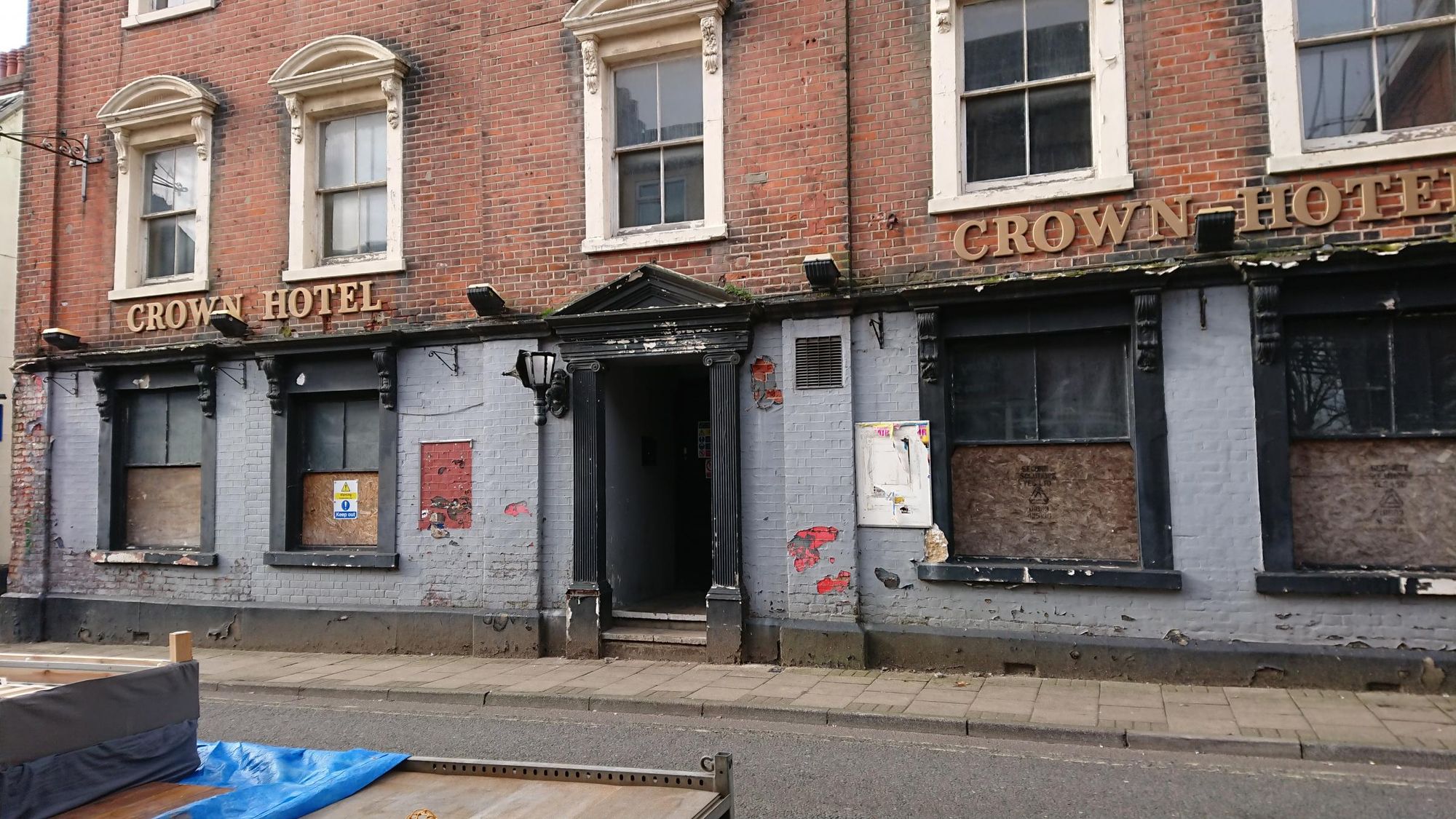 Crown Hotel Lowestoft - long term closed 050222. (Pub, External, Key). Published on 06-02-2022
