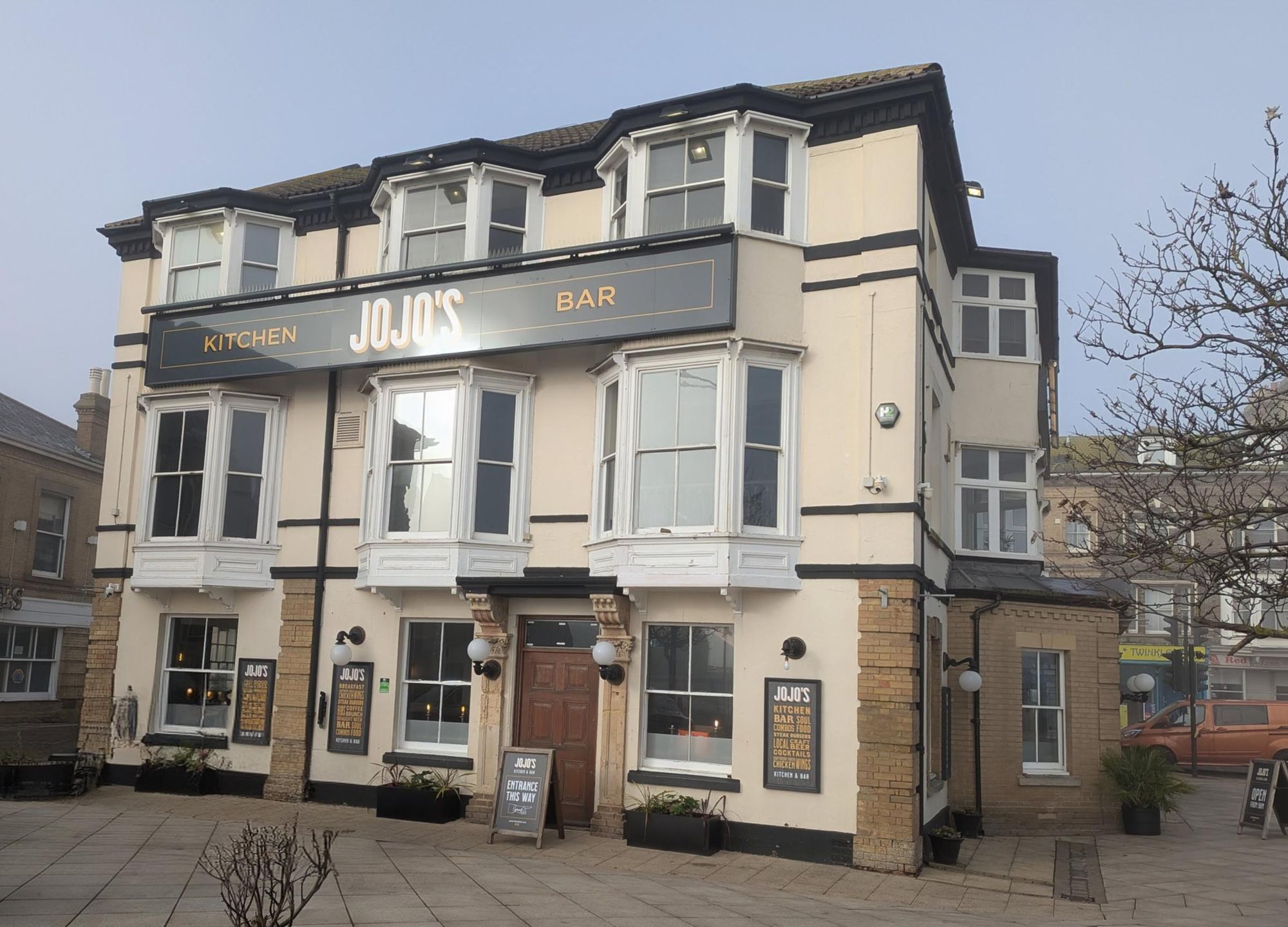 Jojo's Lowestoft side 261125.jpg. (Pub, External). Published on 27-11-2025