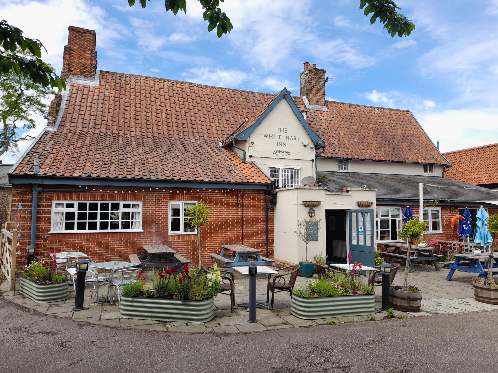 White Hart, Blythburgh 8.6.22. (Pub, External, Garden). Published on 25-06-2022
