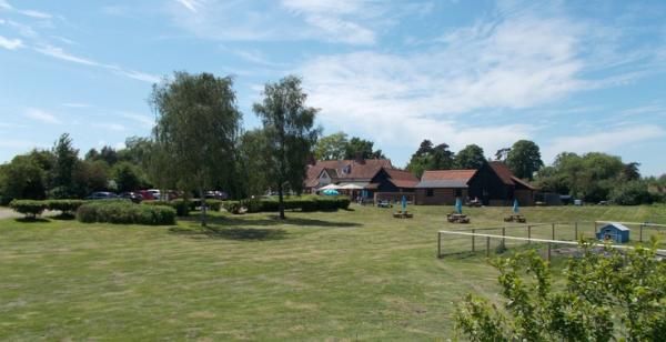 White Hart Inn Blythburgh - garden. (Pub, External, Garden). Published on 05-06-2015