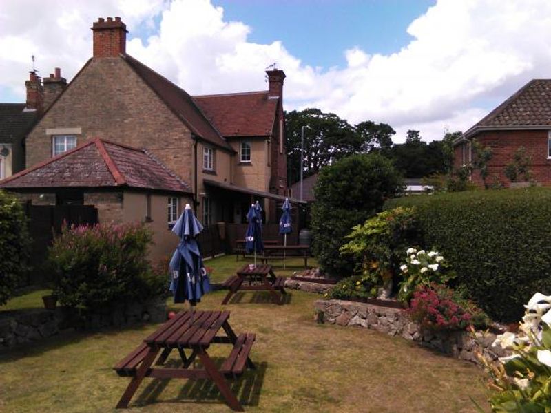 Mariners Rest Lowestoft - garden 2. (Pub, External, Garden). Published on 28-06-2015 