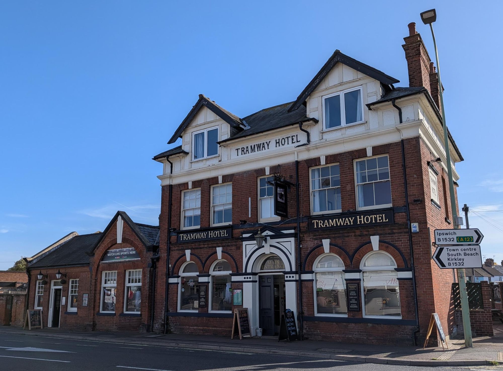 Tramway Hotel Pakefield 161026.jpg. (Pub, External, Key). Published on 16-10-2026