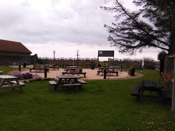 Trowel & Hammer Pakefield - garden. (Pub, External, Garden). Published on 07-05-2015
