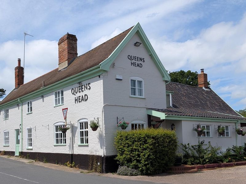 Queens Head Bramfield 180626.jpg. (Pub, External, Key). Published on 18-06-2026