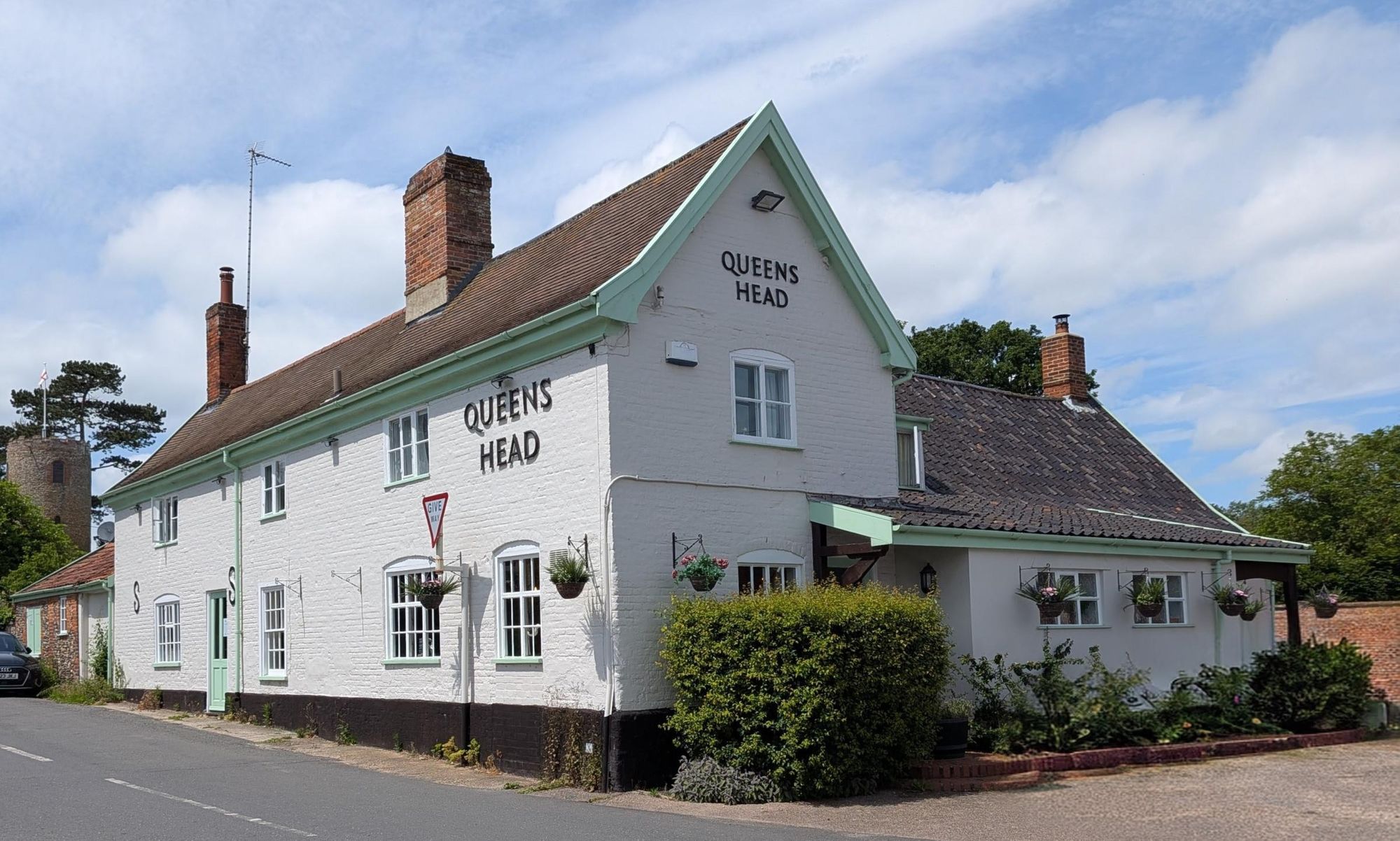 Queens Head Bramfield 180626.jpg. (Pub, External, Key). Published on 18-06-2026