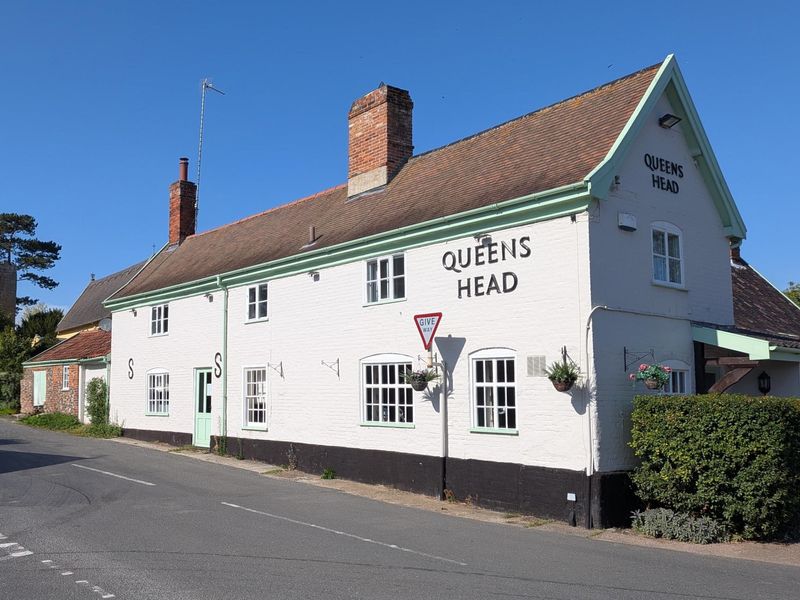 Queens Head Bramfield 250926.jpg. (Pub, External, Key). Published on 26-09-2026