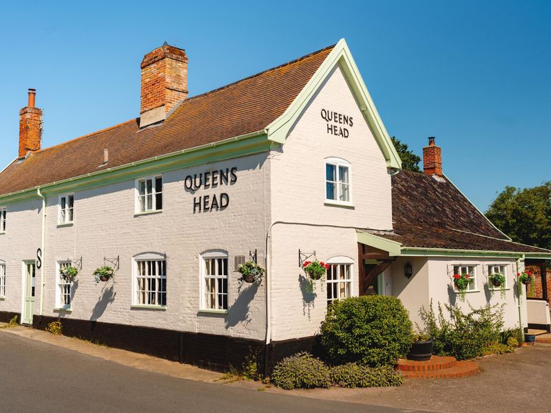 Queens Head Bramfield 280926 Kate Wood.jpg. (Pub, External, Key). Published on 29-09-2026
