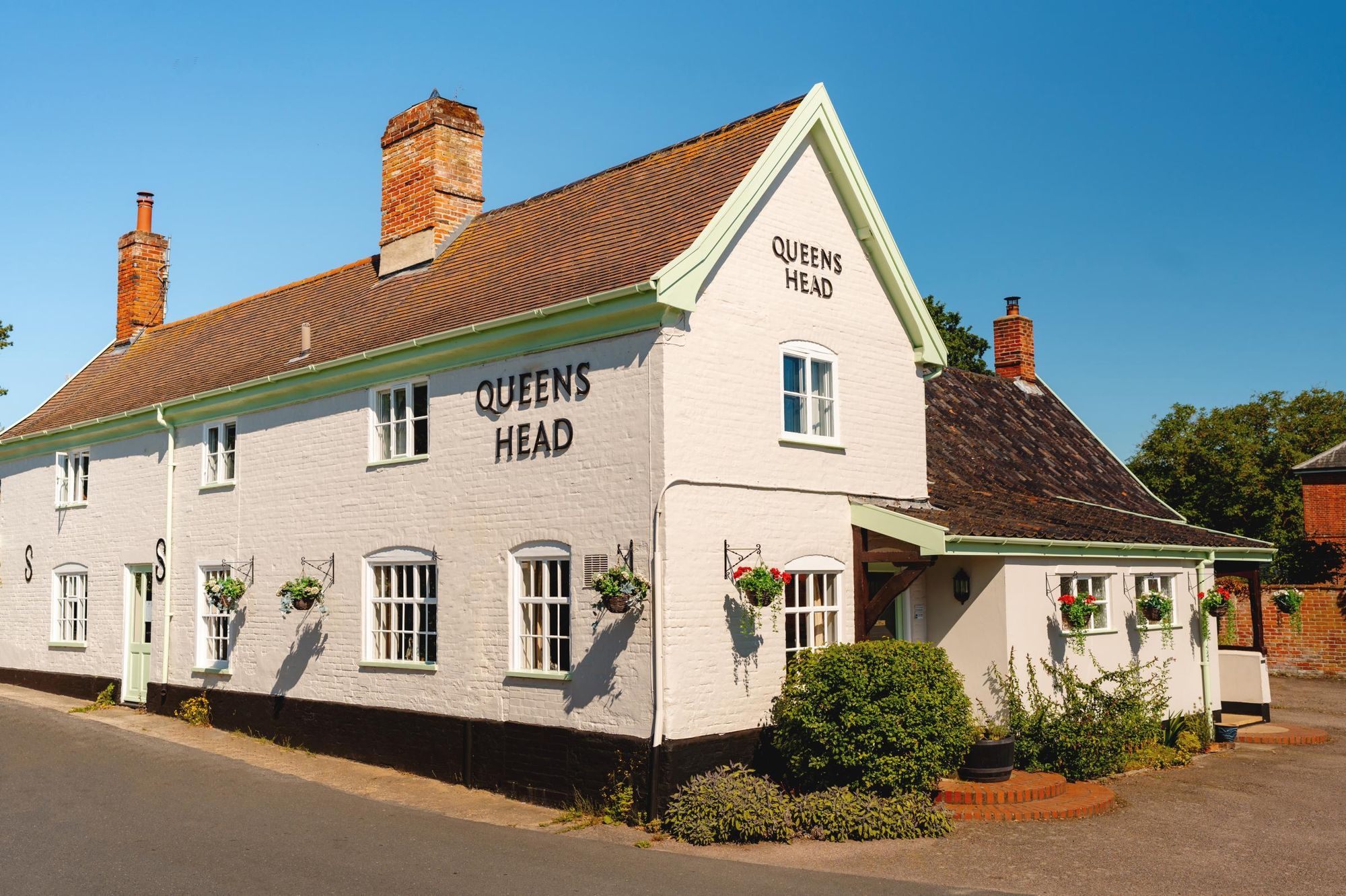 Queens Head Bramfield 280926 Kate Wood.jpg. (Pub, External, Key). Published on 29-09-2026