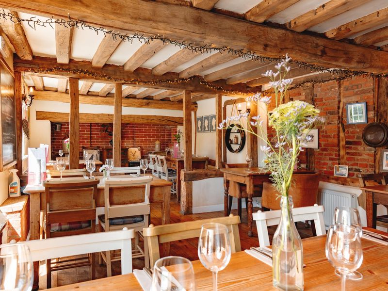 Queens Head Bramfield restaurant 280926 Kate Wood.jpg. (Pub, Restaurant). Published on 29-09-2026 