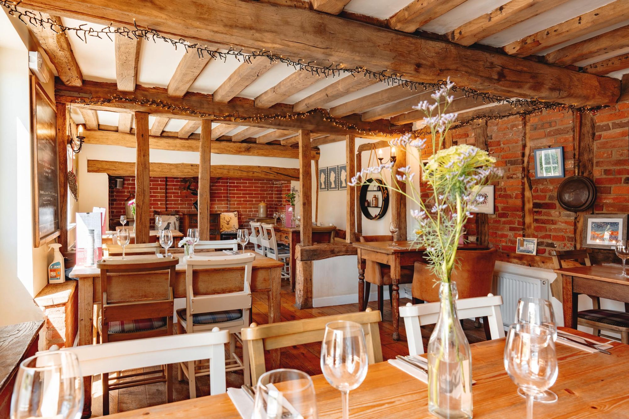 Queens Head Bramfield restaurant 280926 Kate Wood.jpg. (Pub, Restaurant). Published on 29-09-2026