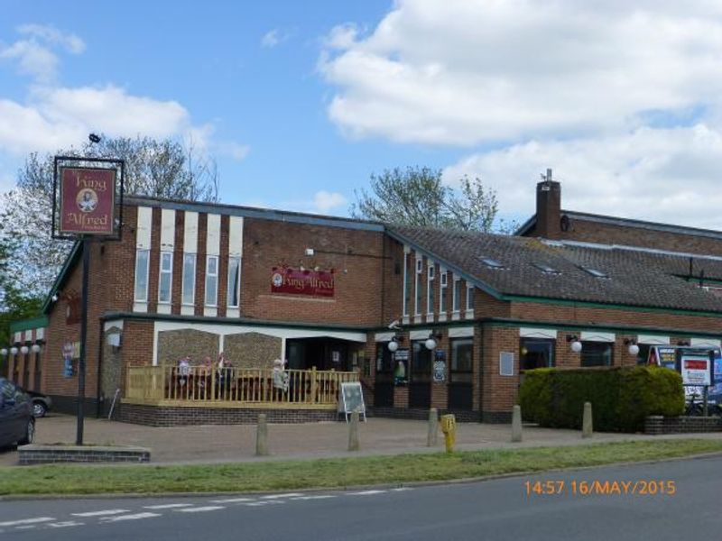 King Alfred Oulton Broad. (Pub, External, Key). Published on 16-05-2015