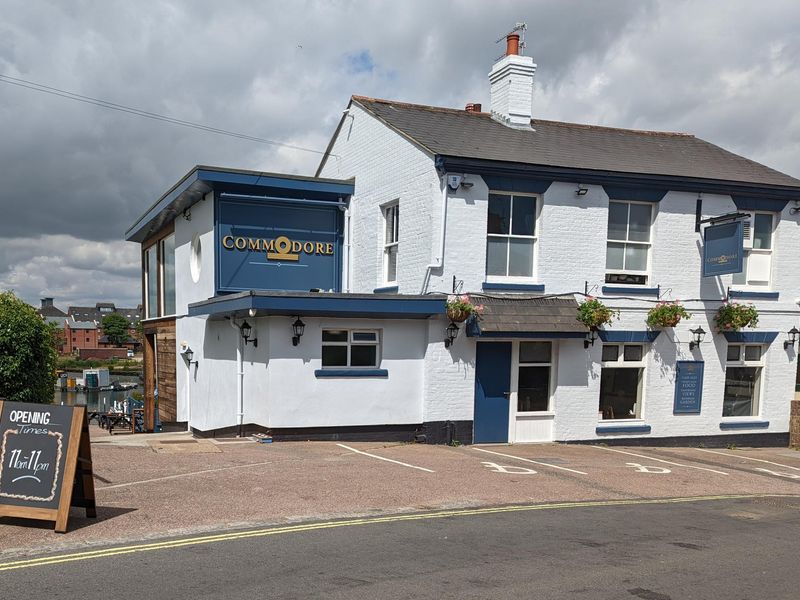 Commodore Oulton Broad 080722. (Pub, External). Published on 09-07-2022 