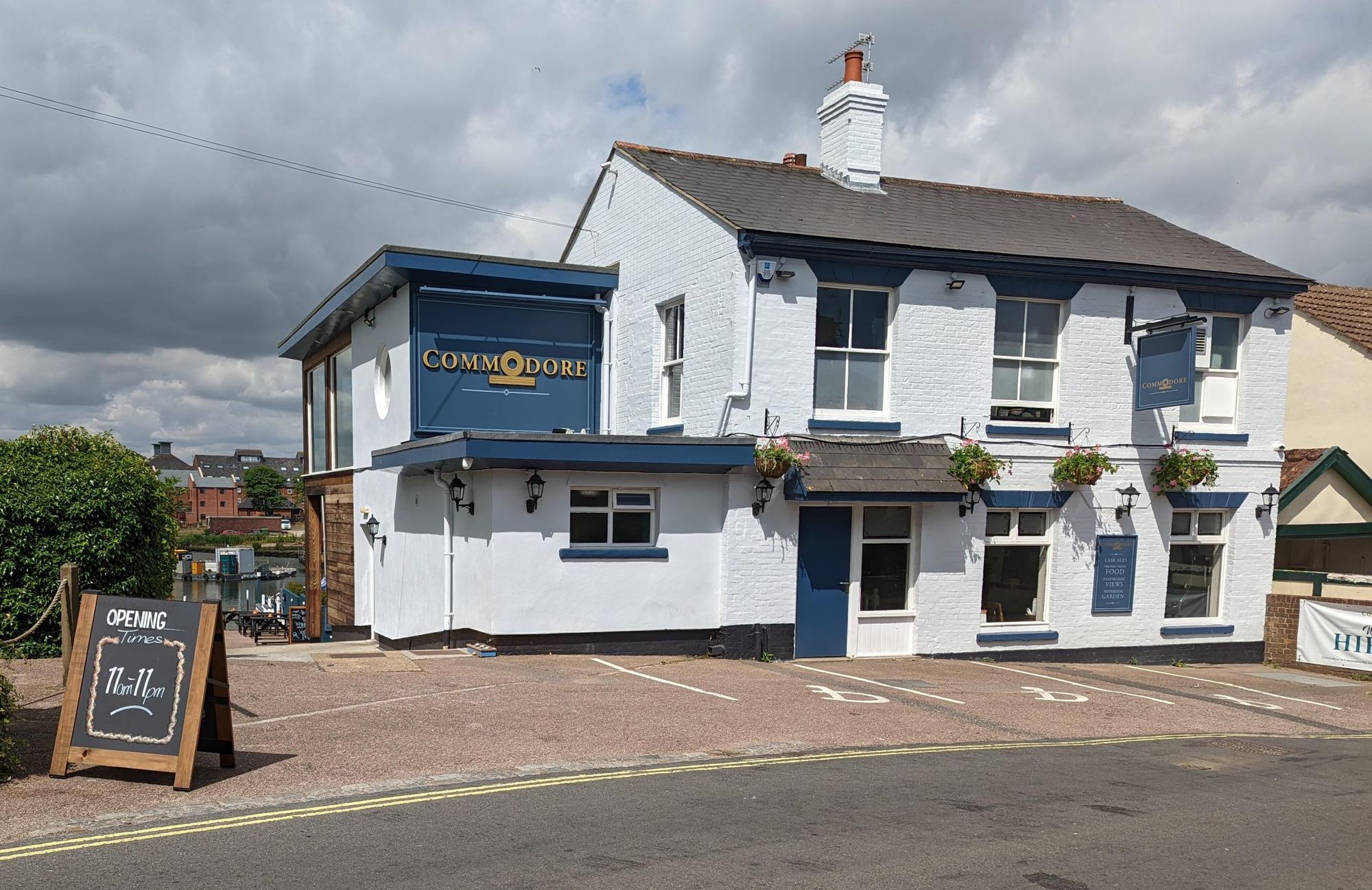 Commodore Oulton Broad 080722. (Pub, External). Published on 09-07-2022