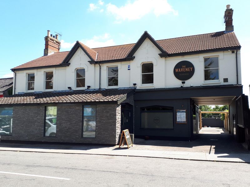 Waveney Oulton Broad 200618. (Pub, External). Published on 28-06-2018