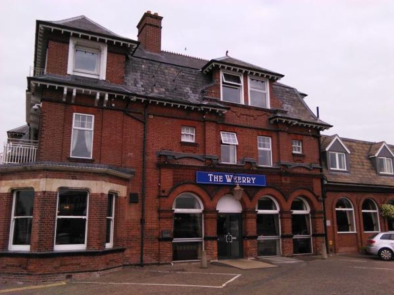 Wherry Inn Oulton Broad - side. (Pub, External). Published on 29-09-2014 