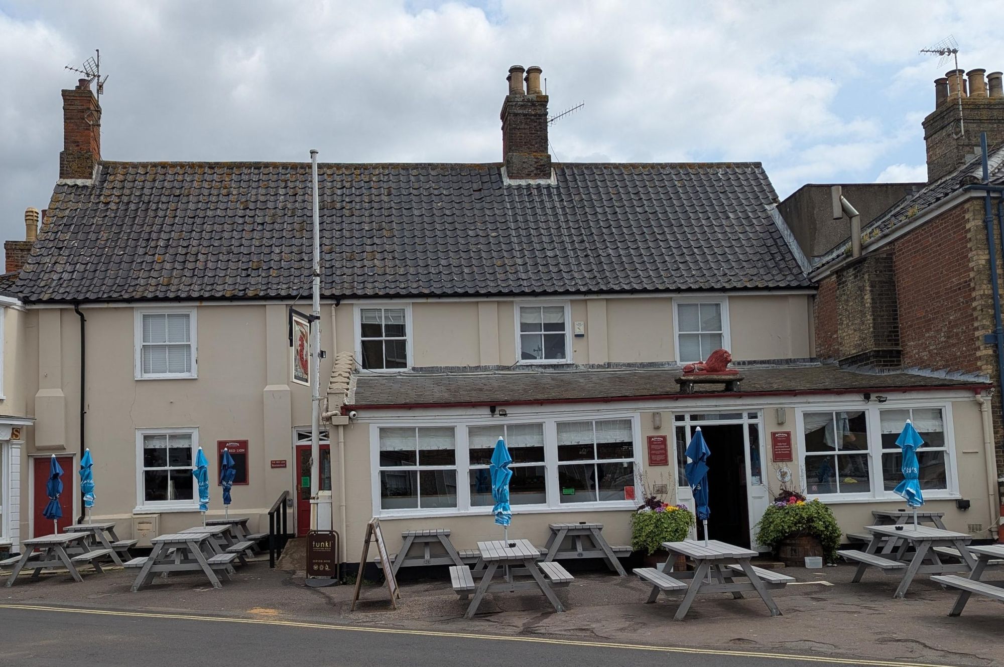 Red Lion Southwold 040625.jpg. (Pub). Published on 05-06-2025