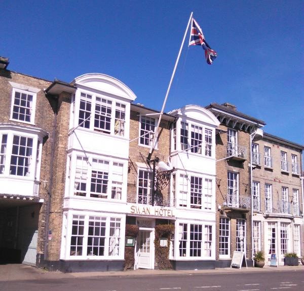 Swan Southwold. (Pub, External). Published on 22-04-2015