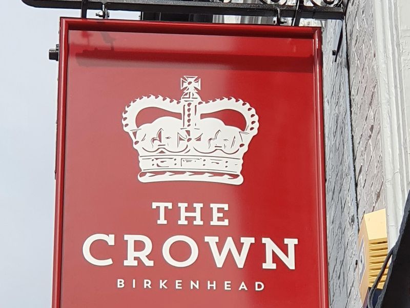 Crown Pub Sign Setember 2020. Published on 05-09-2020