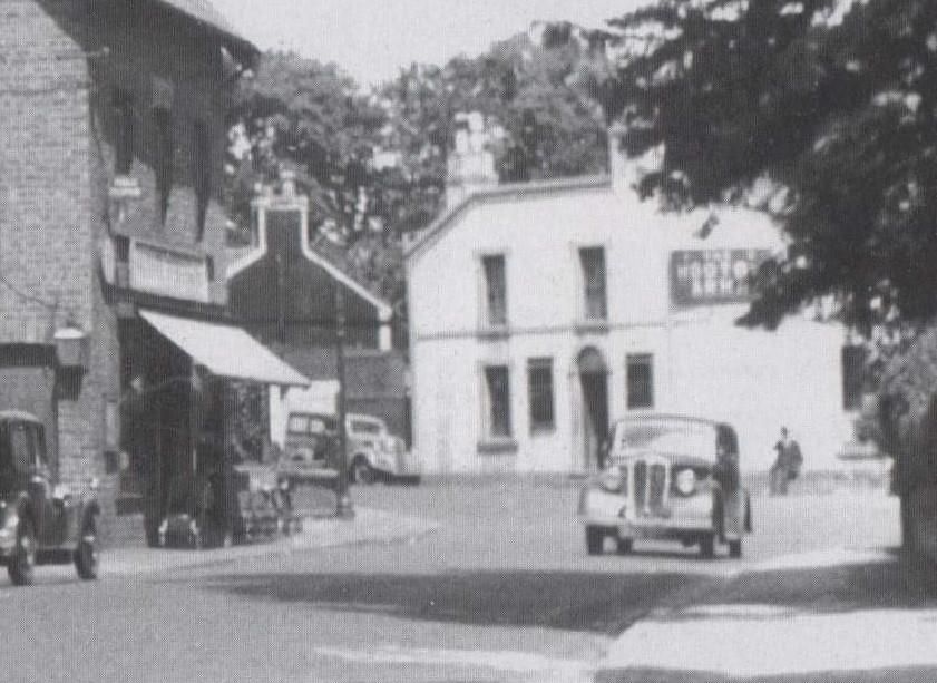 Hooton Arms 1950s. Published on 12-11-2021