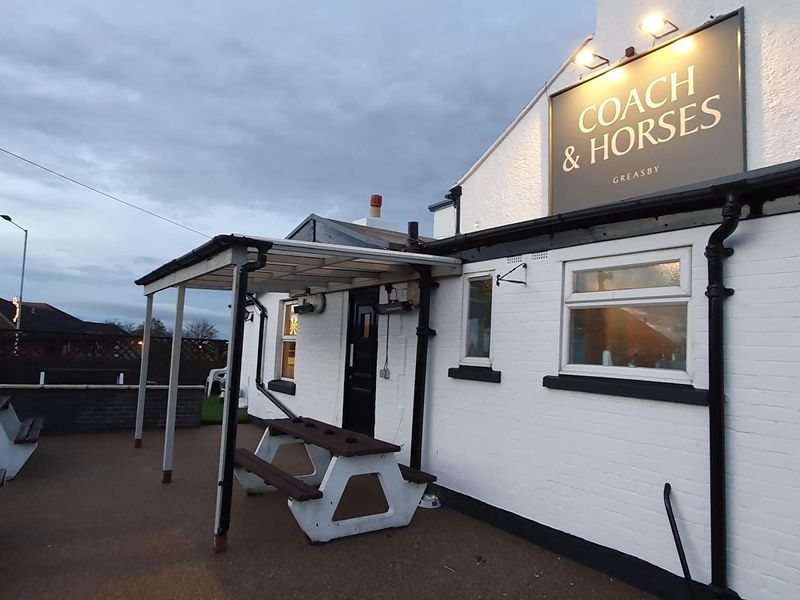 Coach & Horses Outside Area November 2021. Published on 30-11-2021
