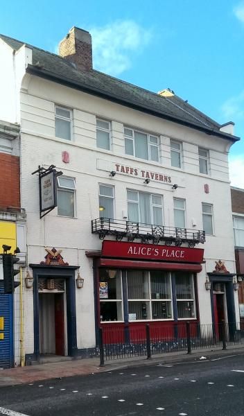 Alice's Place. (Pub, Key). Published on 17-01-2015