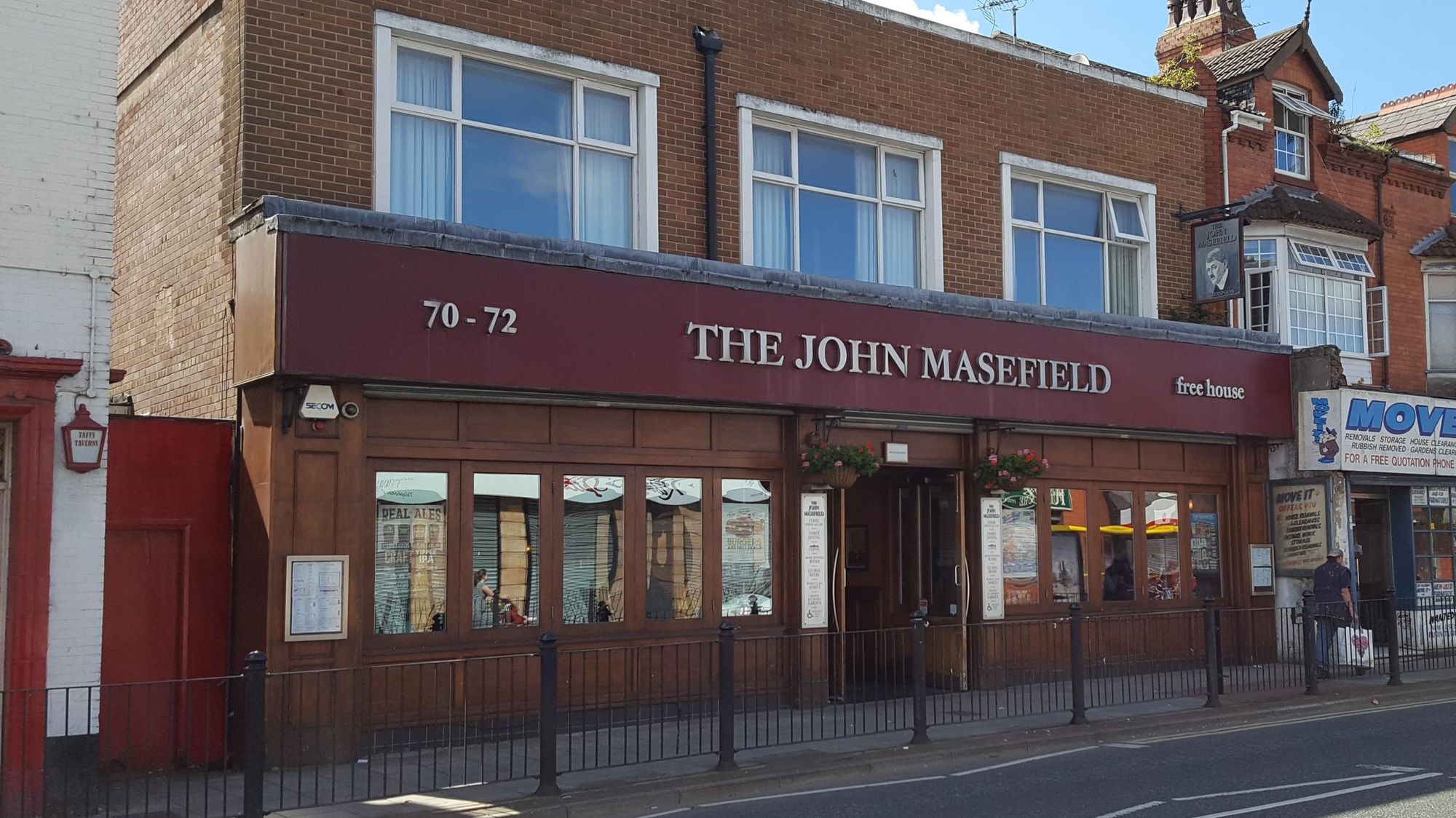 Pub as Wetherspoons pre 2023. Published on 05-08-2017