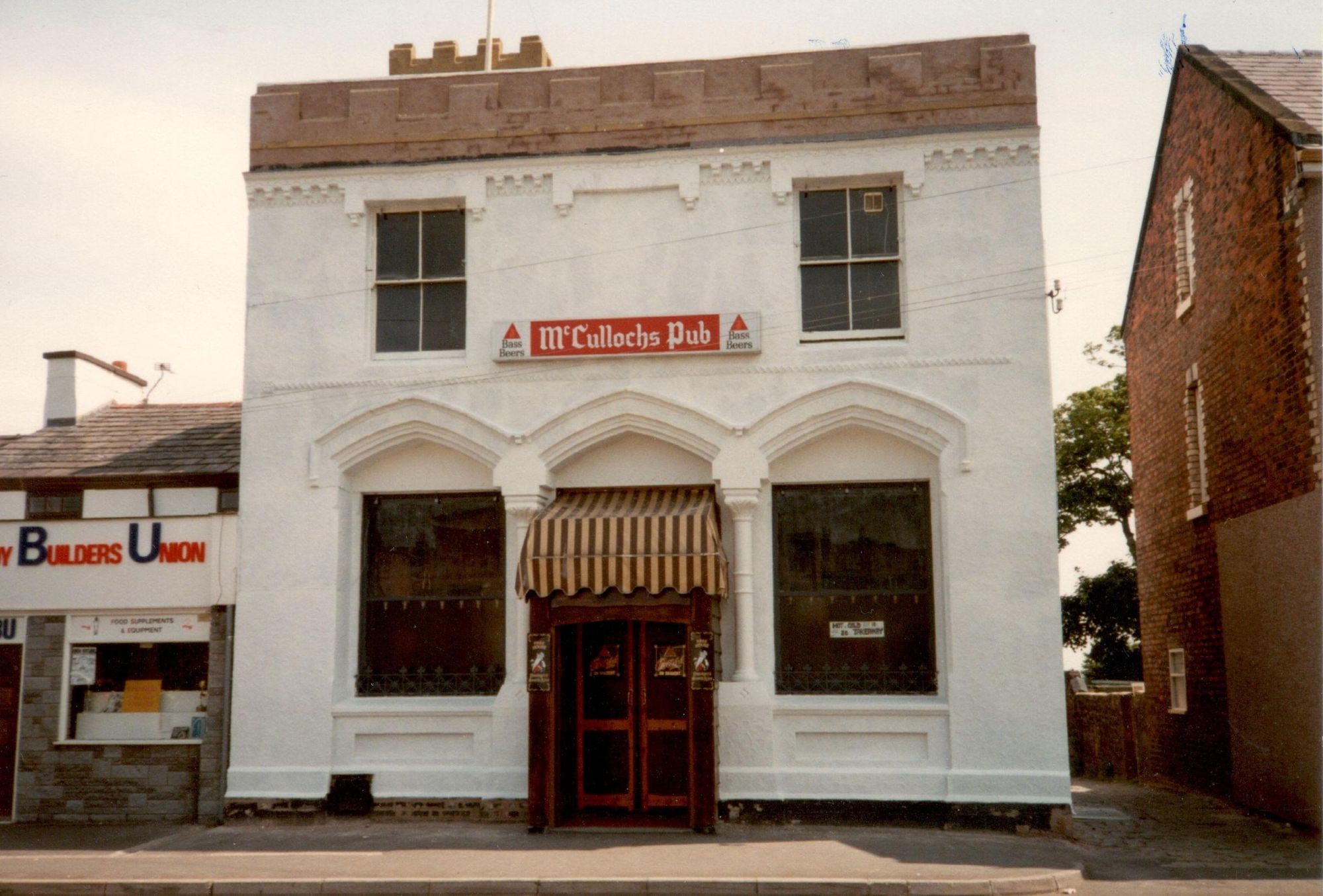 McCulluch's Pub in the early 1980s. Published on 22-09-2018